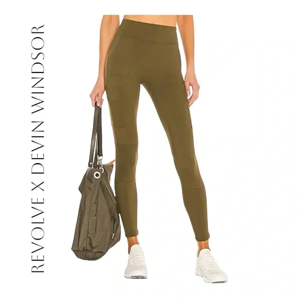 2002. REVOLVE X DEVIN WINDSOR HAYDEN LEGGINGS IN HUNTER GREEN SIZE SMALL LOGO